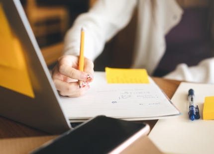 生徒数1,000名を超えるSNSスクール運営